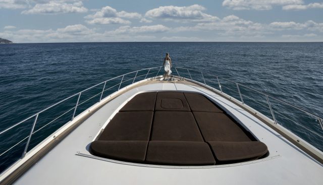 Manu Yacht 2