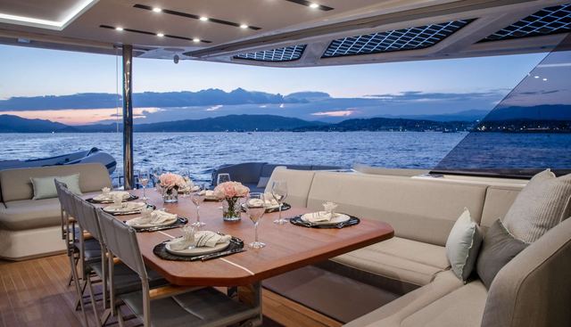 Christal Mio Yacht 3