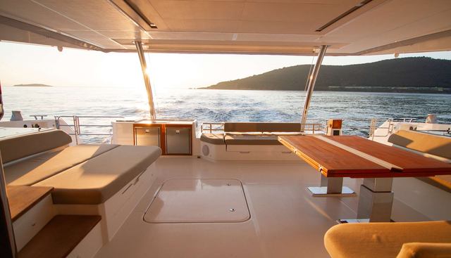 Ariva Yacht 2