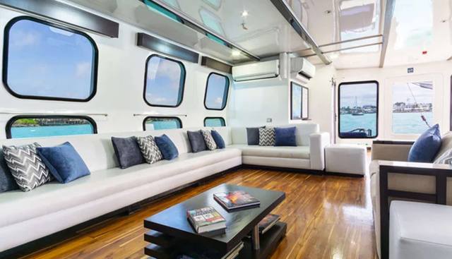 Natural Paradise Yacht 5