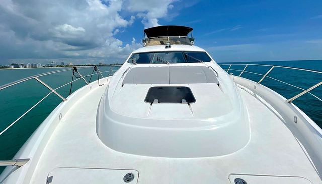 Twins Yacht 2