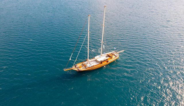 Entre Cielos Yacht 4