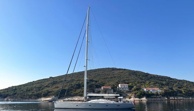 J Seven Yacht 5
