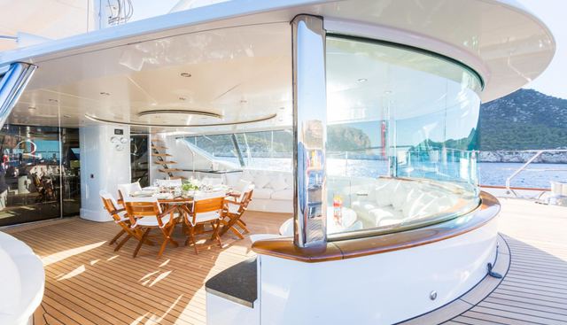 Q Yacht 4