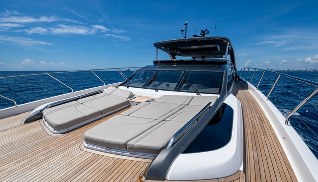 R&R Yacht 2