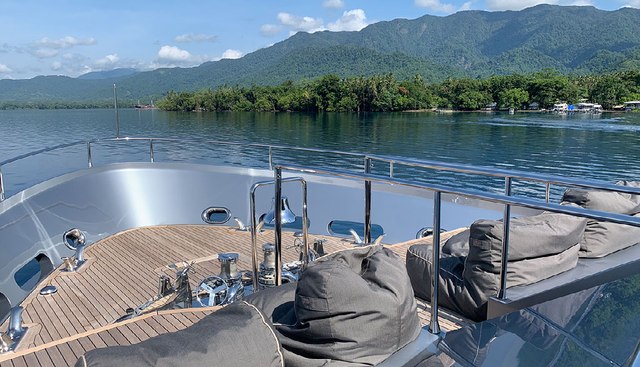 Akiko Yacht 2