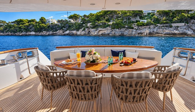 Friendship Yacht 4
