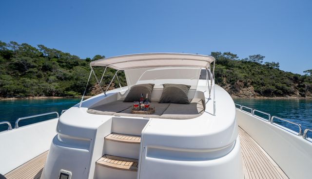 Coral Yacht 2