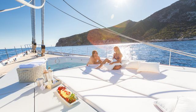 Q Yacht 2