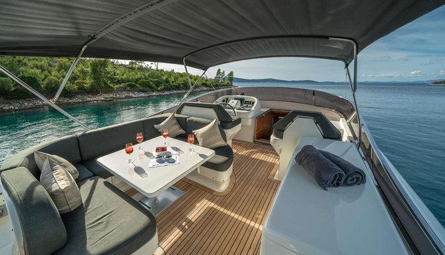 Jantar Yacht 2