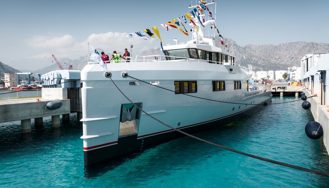 Emotional Yacht 4