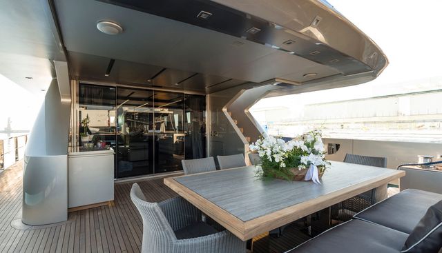 Shadow Yacht 4