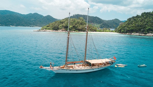 Dallinghoo Charter Yacht - 2
