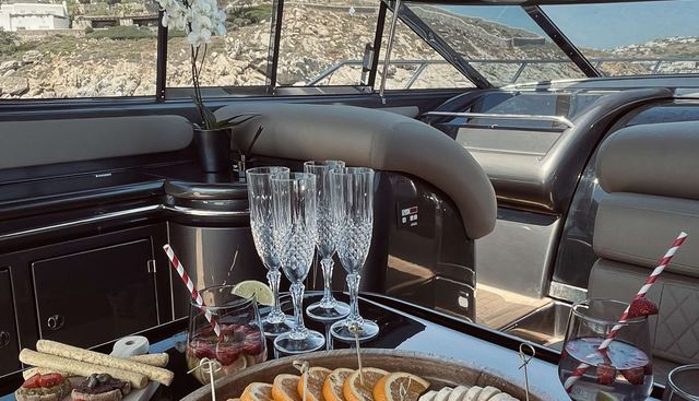 007 Yacht 4