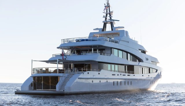 Ludzie Yacht 5