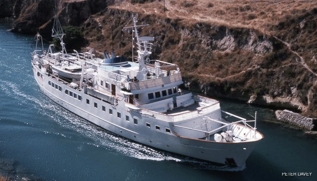 Ariane Ni Charter Yacht