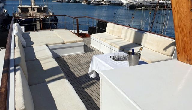 Hercule Poirot Yacht 2