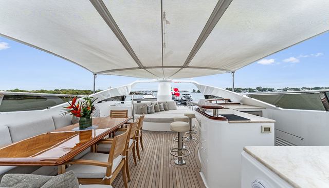 Invictus Yacht 2