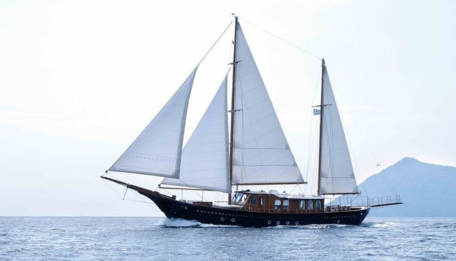 Parea Yacht 5