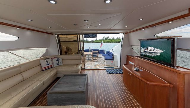 Aquaholic Yacht 4