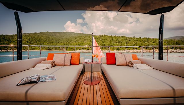Carmen Yacht 4