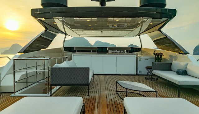 Octave Yacht 2
