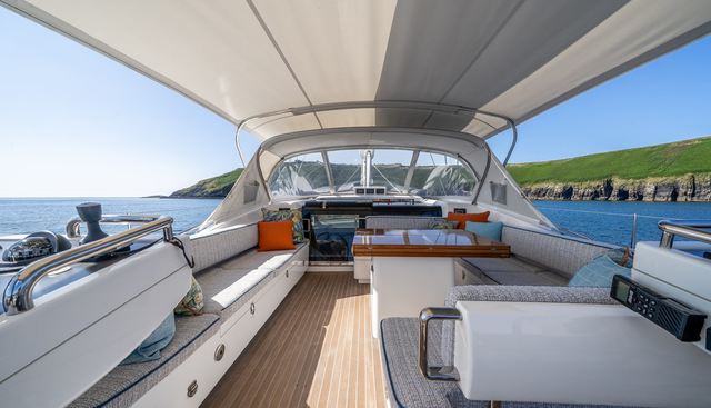 Karibu Yacht 4