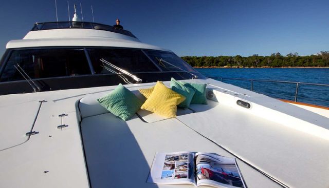 Magenta Yacht 2