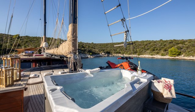 Pacha Yacht 3