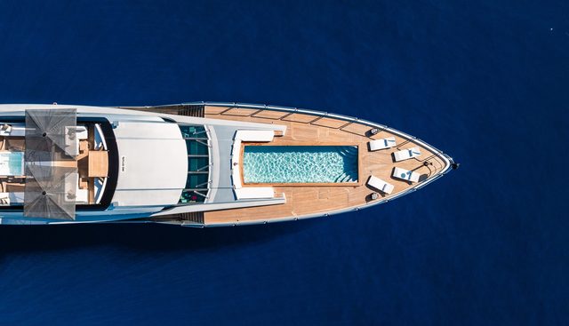 DB9 Yacht 2