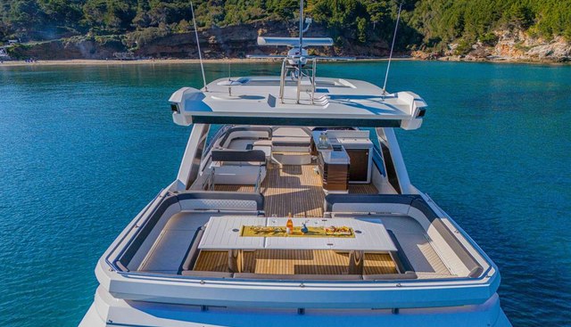 Paradise Yacht 2