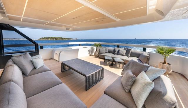Uilia Yacht 2