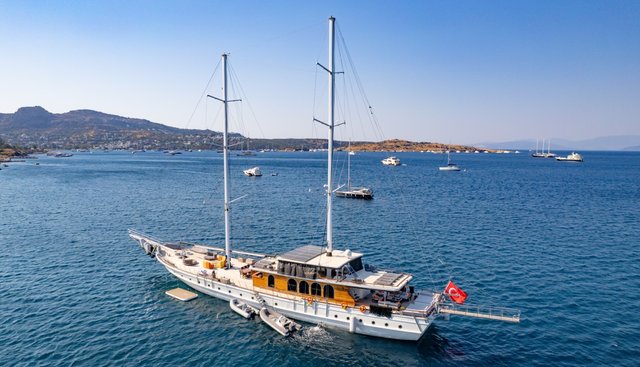 Caustic Yacht 5