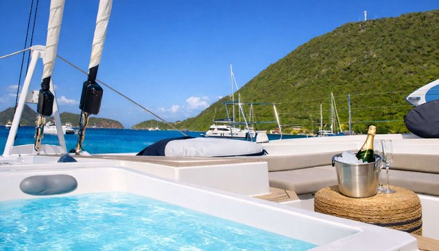 Sapphire Yacht 3