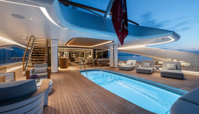 Alvia Yacht 4