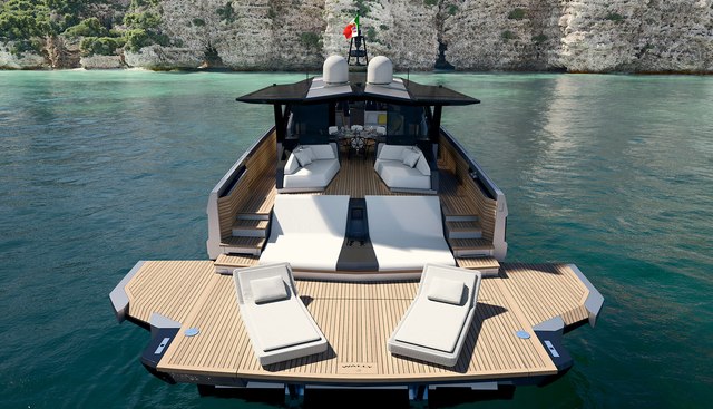 Moonraker 3 Yacht 4