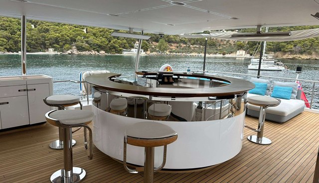 Pura Vida Yacht 2