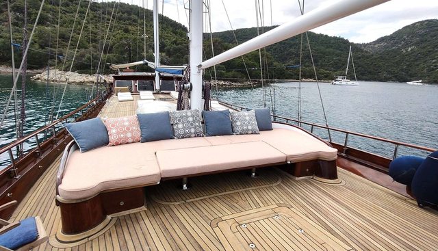 Carolina Yacht 2