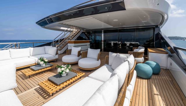 Symmetry Yacht 3