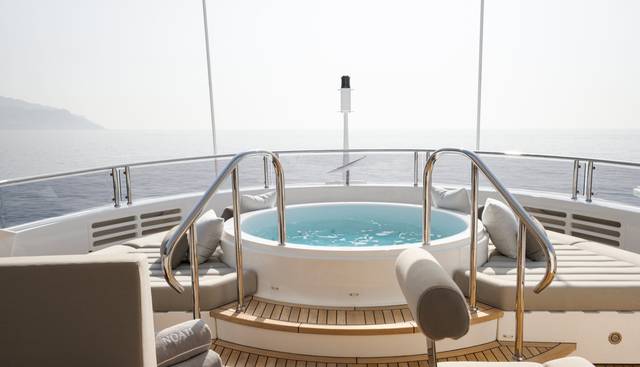 Noah Yacht 2