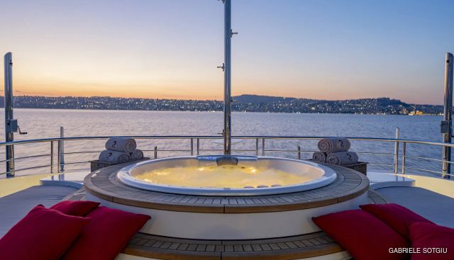 2 Ladies Yacht 2