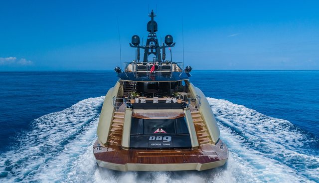 DB9 Yacht 5