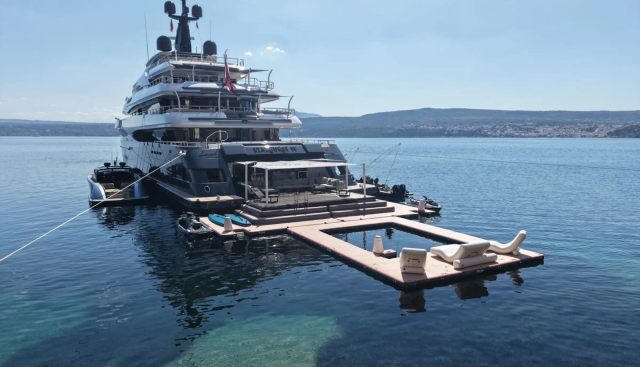 Starburst IV Yacht 5
