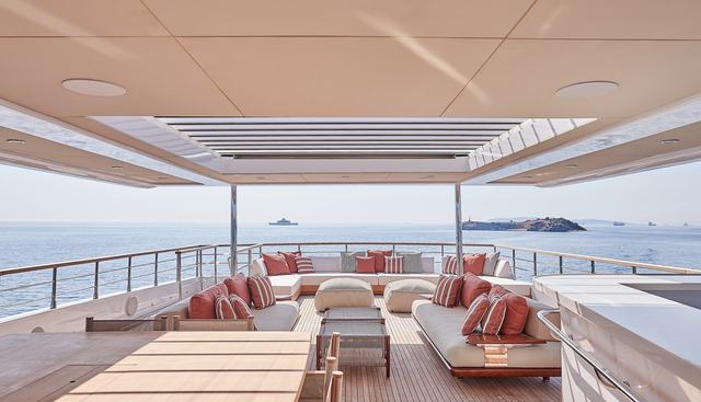 One Zero Yacht 2