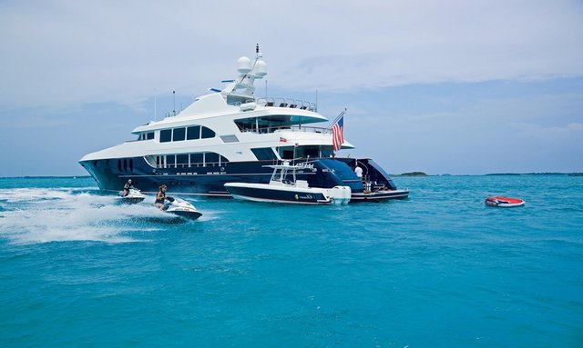 M/Y COCKTAILS Lowers Weekly Rate for 2016