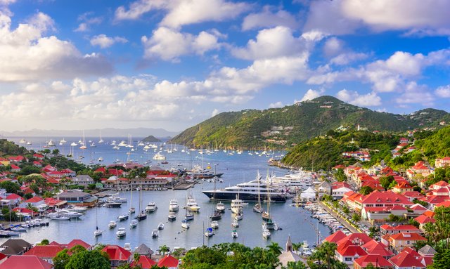 Superyachts gather in St Barts for New Year’s Eve festivities 