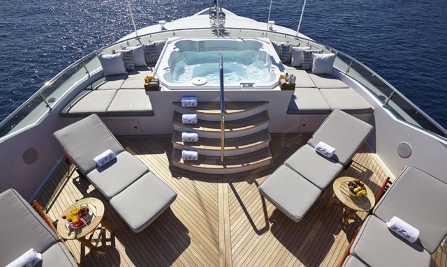 M/Y ‘Zoom Zoom Zoom’ Reveals New Year Availability