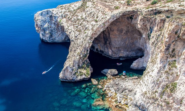 Escape to Malta with M/Y FIREFLY this summer