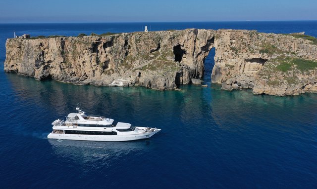 Greek yacht charter special: 25% discount offered on M/Y 'Carmen Fontana’
