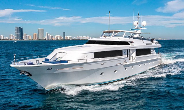 Charter Yacht XOXO Opens Availability for Thanksgiving Yacht Charters in Florida